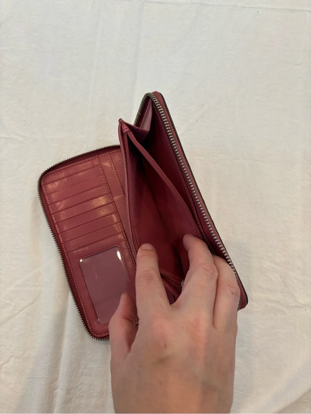 Coach Women's Full Zip Continental Wallet ostrich-embossed leather Vintage!!